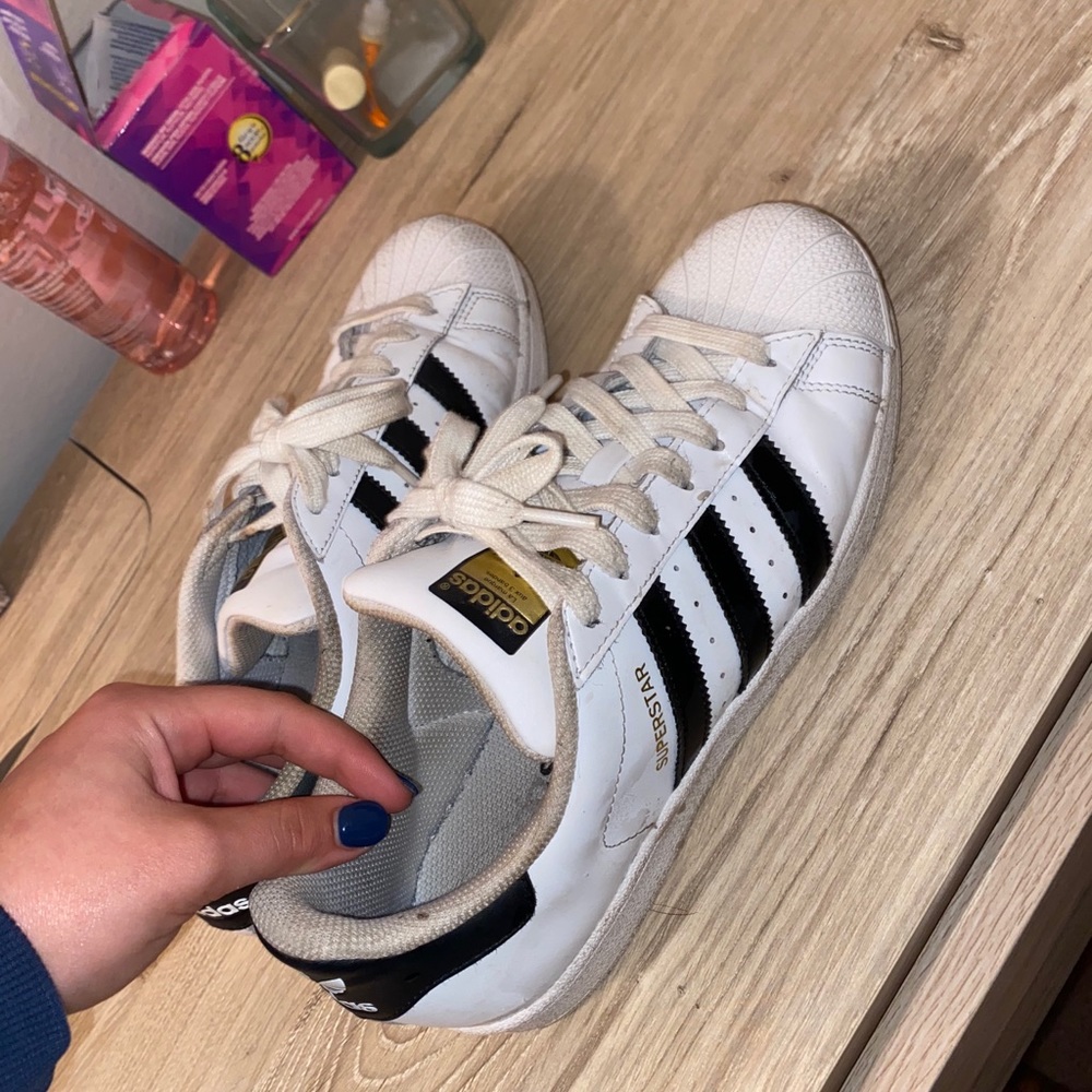 Adidas women’s superstars